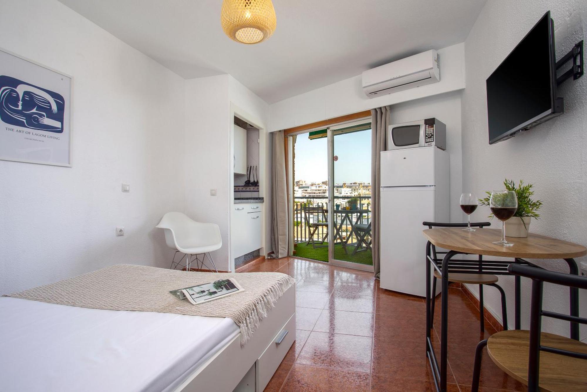 Sunstay Loft Seaview เบนัลมาเดนา ภายนอก รูปภาพ